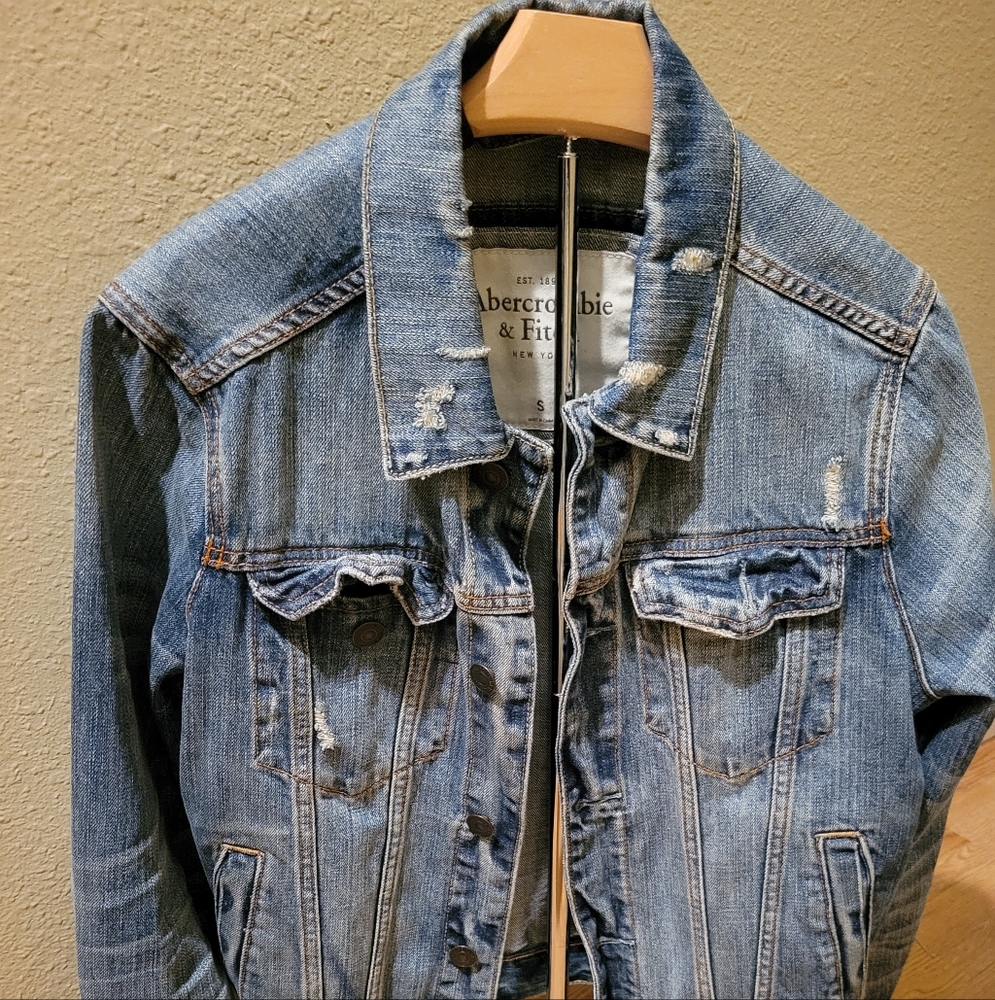 Abercrombie & Fitch denim jacket
